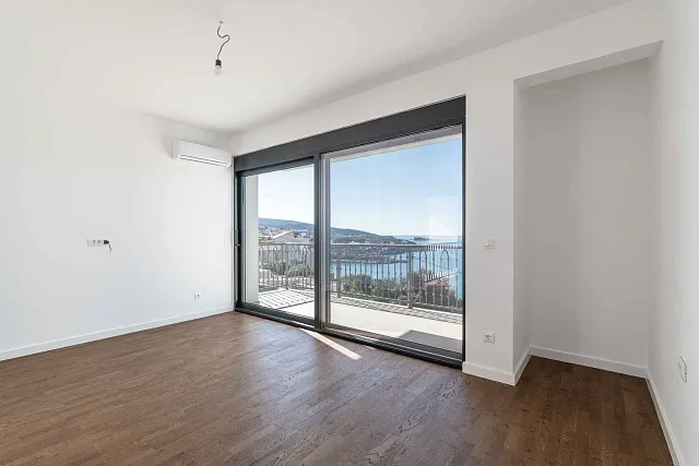  Two luxury villas in Utjeha, 250 m², with a garage